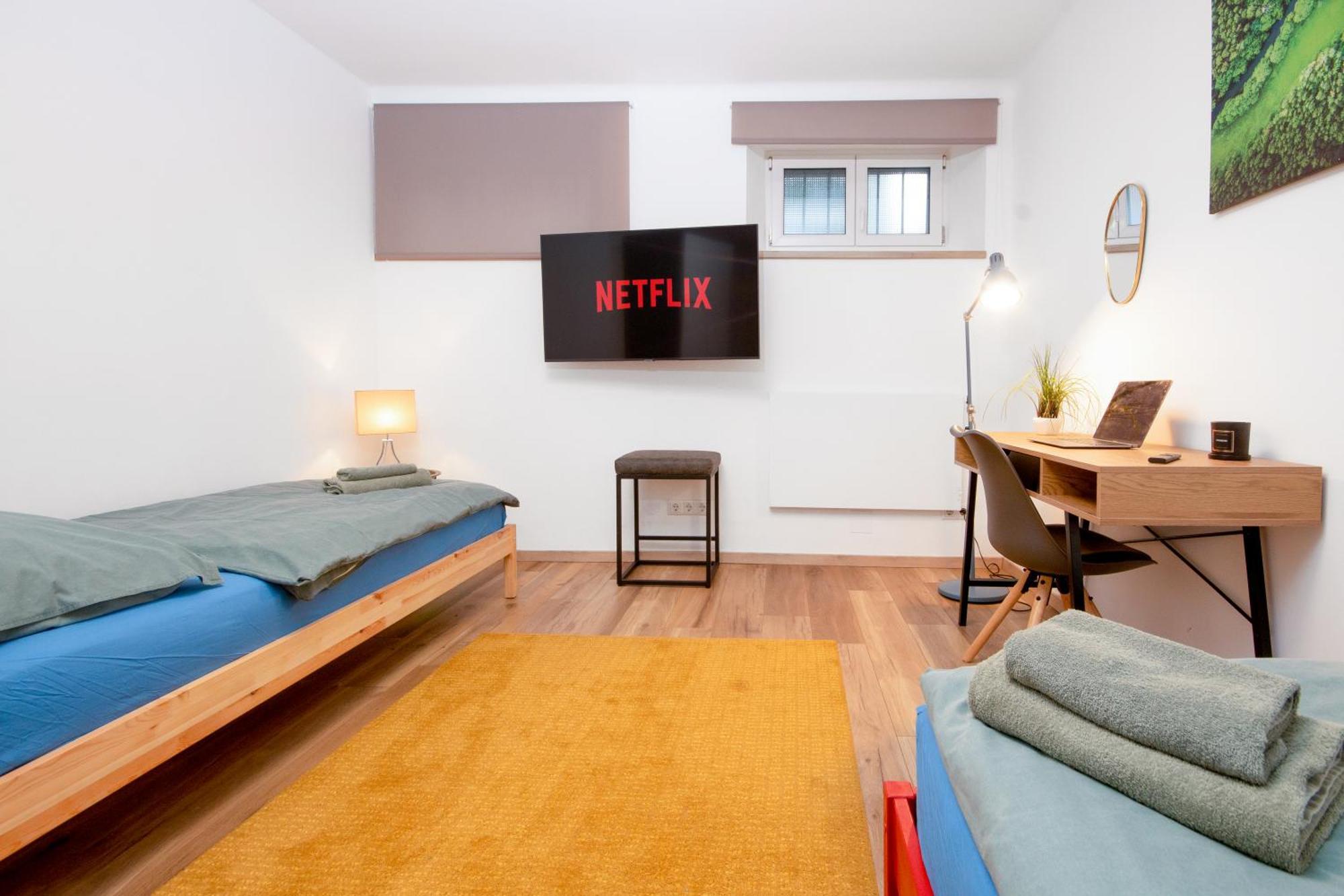 Lendkanal - City - Netflix - Waschmaschine - Kaffeevollautomat - 8 Pax - 4 Schlafzimmer Klagenfurt am Woerthersee Kültér fotó