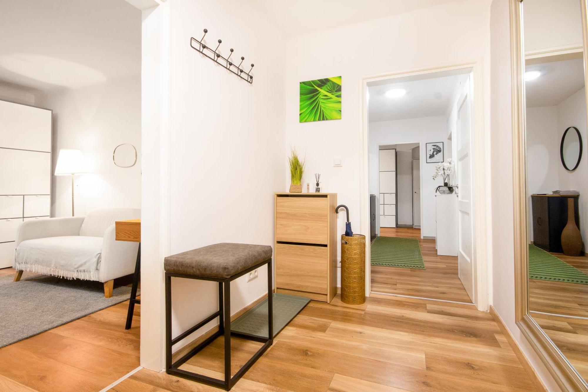 Lendkanal - City - Netflix - Waschmaschine - Kaffeevollautomat - 8 Pax - 4 Schlafzimmer Klagenfurt am Woerthersee Kültér fotó